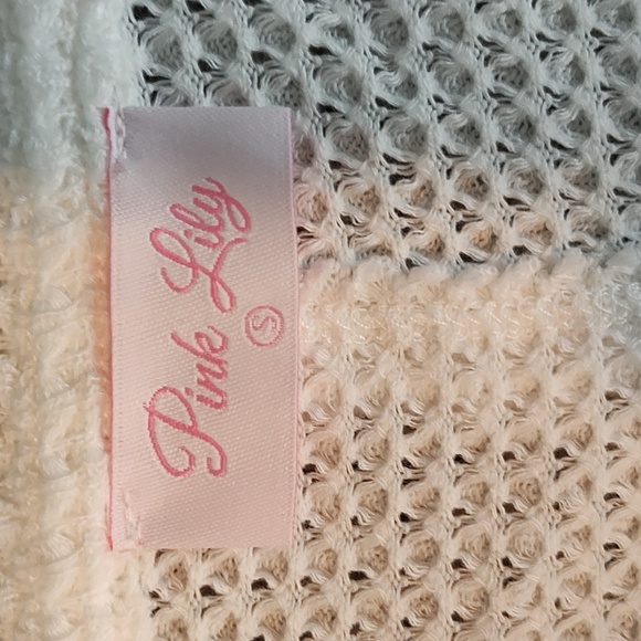 Pink Lily White Pullover Sweater Size Small - Picture 7 of 9